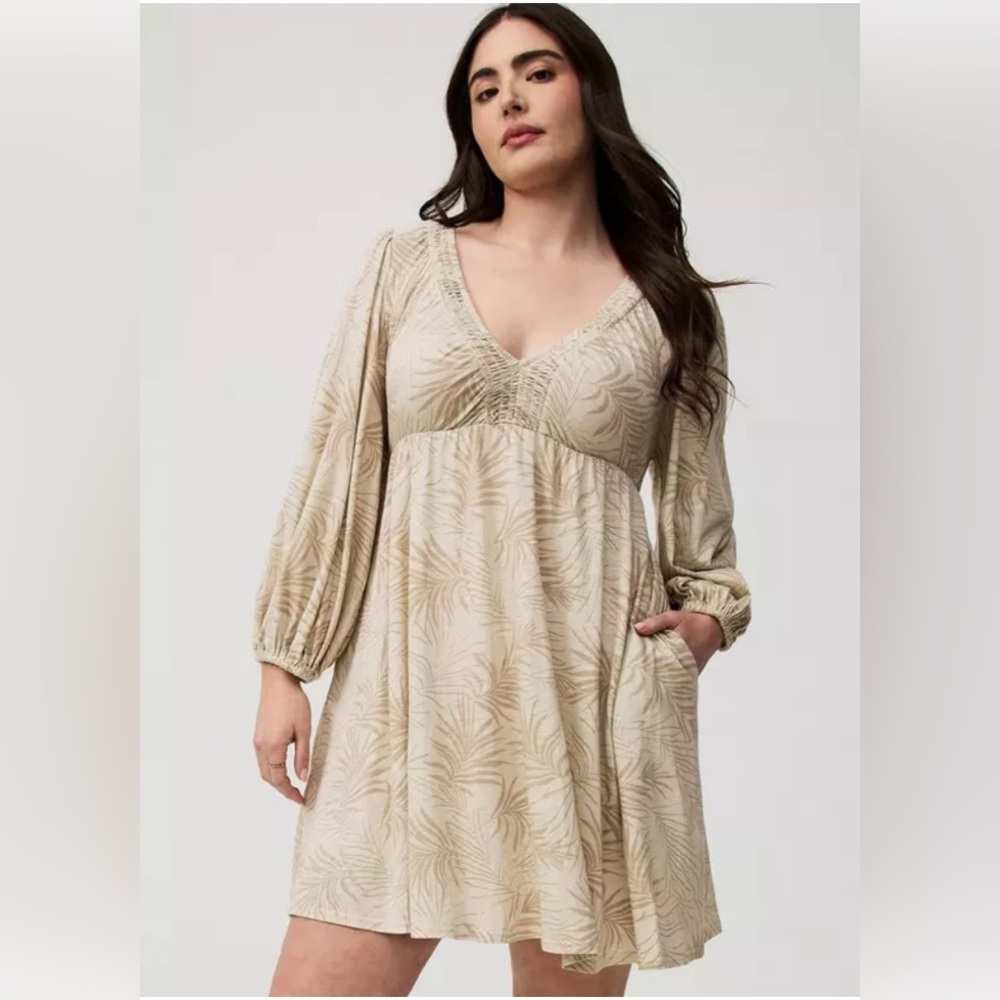 torrid NWOT Beige Palm-Print V-Neck Babydoll Dress- Size 1